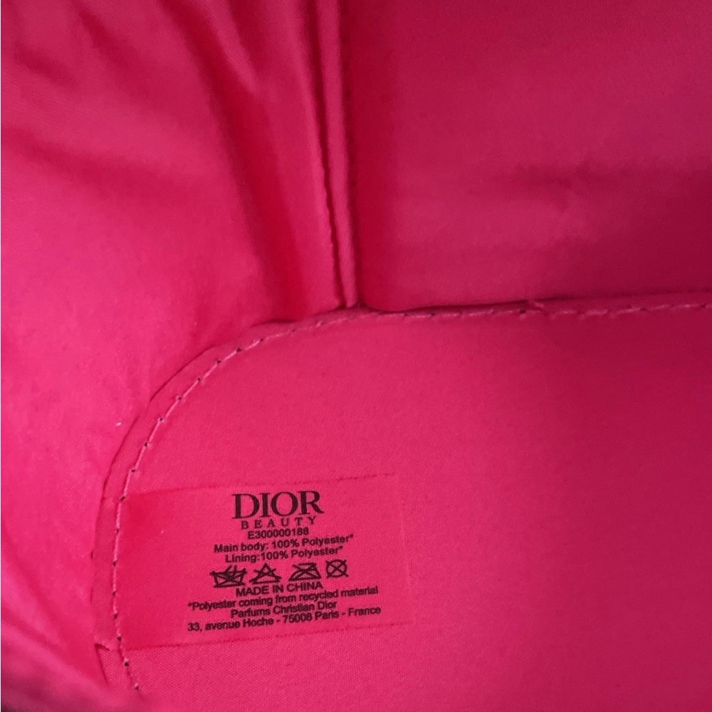 LIMITED EDITION Miss Dior Pink Vanity Case & Miss Dior Phone Grip Set - Picture 11 of 16